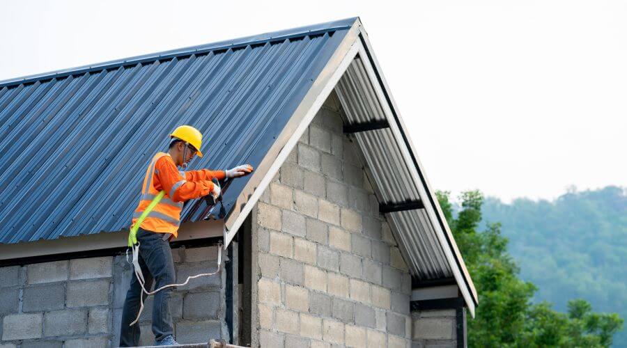 Expert new roof installation services in Manchester, IA